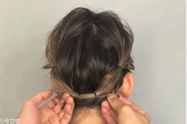 3歲寶寶短發(fā)簡(jiǎn)單編發(fā) 小女孩可愛發(fā)型