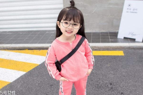 3歲寶寶短發(fā)簡(jiǎn)單編發(fā) 小女孩可愛發(fā)型