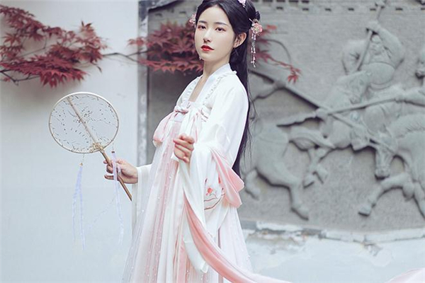 穿漢服的時(shí)候穿什么內(nèi)衣 漢服穿什么內(nèi)衣才能不漏