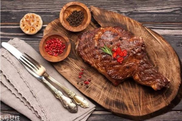 煎肉眼牛排的幾個(gè)要點(diǎn) 關(guān)于牛排的知識點(diǎn)