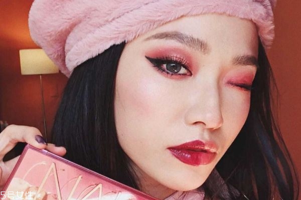 姐妹聚會(huì)妝容怎么畫(huà)好看 聚會(huì)妝容的特點(diǎn)