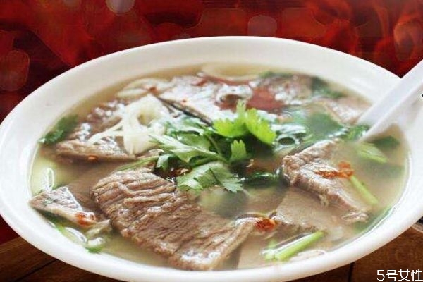秋冬季喝什么湯比較好呢 牛肉湯有什么營養(yǎng)價(jià)值呢
