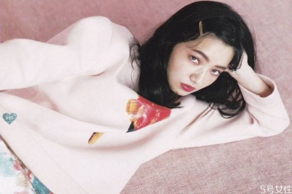 怎么和內(nèi)向的人談戀愛(ài) 內(nèi)向的人如何談戀愛(ài)