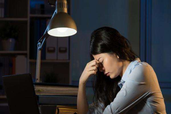 熬夜睡懶覺會(huì)長胖嗎 熬夜對(duì)女性危害有多大