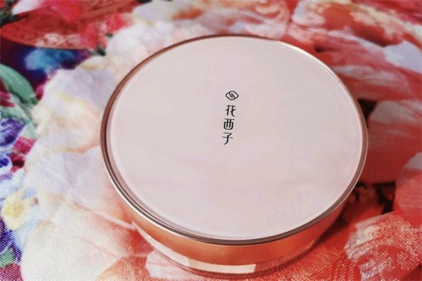 花西子散粉和卡姿蘭散粉哪個(gè)好 花西子散粉2號和3號區(qū)別