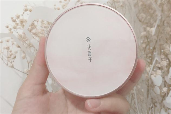 花西子散粉和卡姿蘭散粉哪個(gè)好 花西子散粉2號和3號區(qū)別