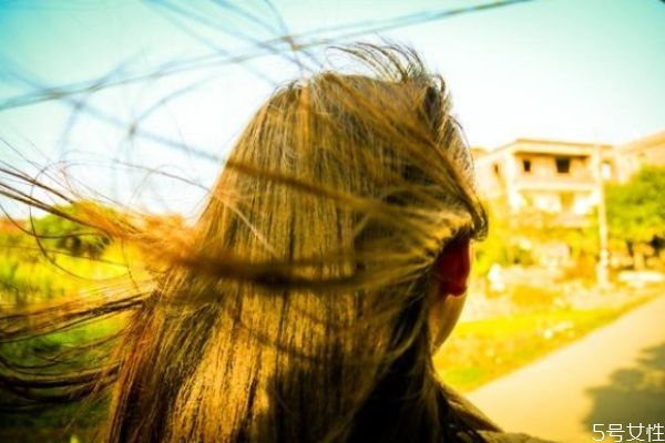 女人愛(ài)聽(tīng)男人說(shuō)什么話 讓女朋友更愛(ài)你方法