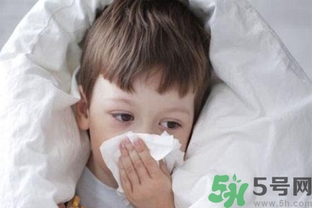 怎么樣用生理鹽水清洗鼻腔？用生理鹽水清理鼻腔的方法？