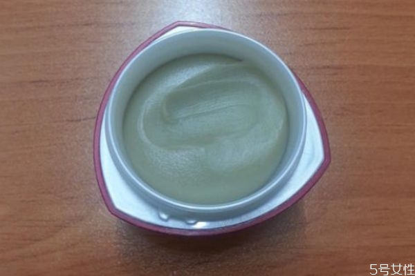 發(fā)泥和發(fā)蠟哪種好 定型用發(fā)蠟好還是發(fā)泥好