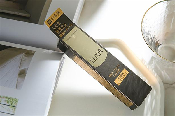 怡麗絲爾眼霜會(huì)長脂肪粒嗎 怡麗絲爾眼霜能去水腫嗎