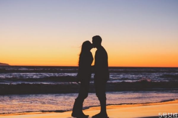 男生初戀結(jié)婚會(huì)更幸福嗎 男生對初戀會(huì)有多認(rèn)真