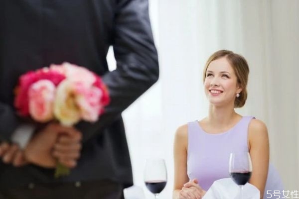不要和什么樣的男生談戀愛(ài) 應(yīng)該和什么樣男生談戀愛(ài)