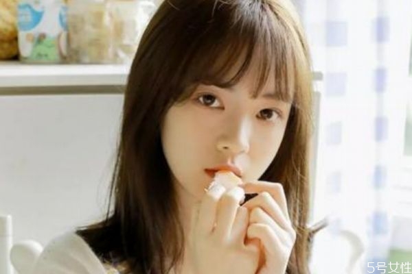 挽回前女友聊天話(huà)題技巧 挽回前女友應(yīng)該怎么聊天