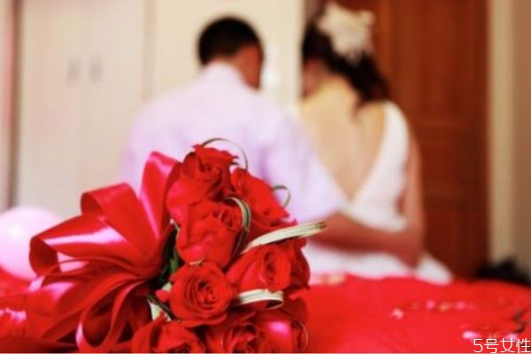 男人什么情況下想結婚 男人很想娶你的表現(xiàn)