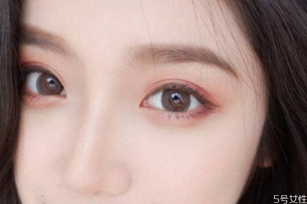 長期戴美瞳眼睛會怎樣 美瞳戴不進(jìn)去有什么好的辦法嗎