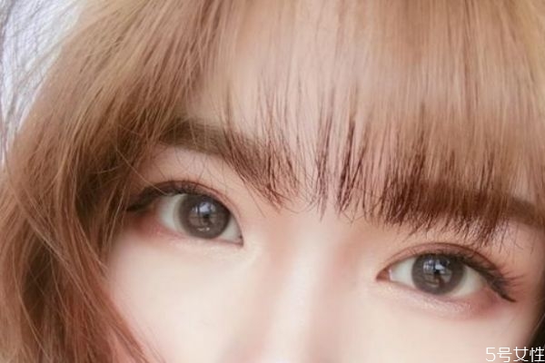 長期戴美瞳眼睛會怎樣 美瞳戴不進(jìn)去有什么好的辦法嗎