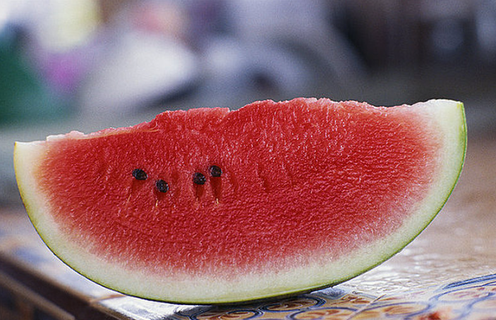 夏天吃西瓜可以解暑嗎 夏天吃西瓜容易長(zhǎng)胖嗎
