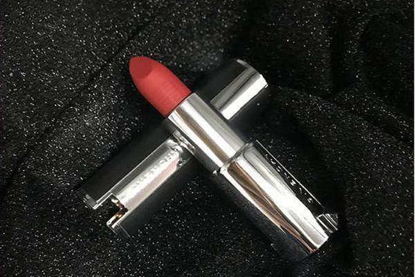 紀(jì)梵?？诩t最火色號 紀(jì)梵希口紅的寓意