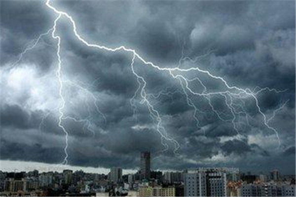 暴雨對生活的影響 暴雨后的山西古建