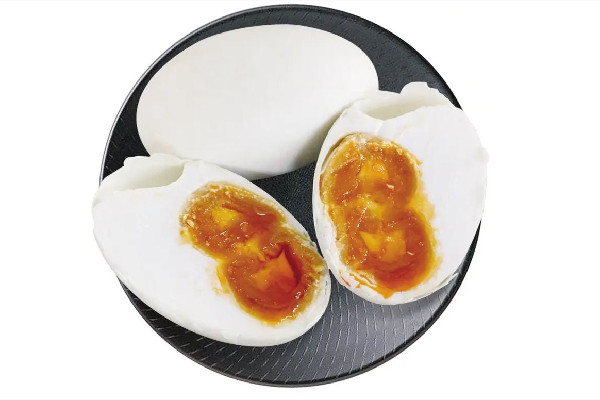 咸鴨蛋和新鮮鴨蛋哪個(gè)營養(yǎng)價(jià)值高 咸鴨蛋不好剝殼怎么辦