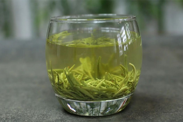 信陽(yáng)毛尖泡茶為什么茶水很渾濁 信陽(yáng)毛尖泡出來(lái)什么顏色的最好