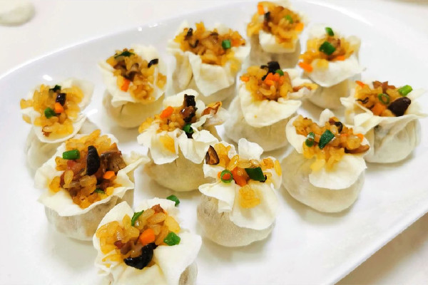 燒麥?zhǔn)悄膬旱奶禺a(chǎn) 燒麥?zhǔn)桥疵鬃龅膯?></a>
<p class=