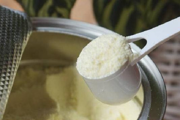 奶粉要經(jīng)常換還是不換好 奶粉換來換去對(duì)寶寶好嗎