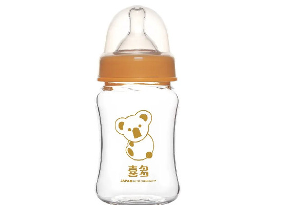 奶瓶有兩個(gè)排氣孔怎么用 奶瓶買(mǎi)回來(lái)需要自己扎眼嗎