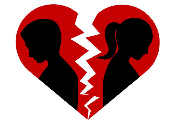 主婦起訴離婚才知丈夫年薪300萬(wàn) 家庭主婦離婚有賠償嗎