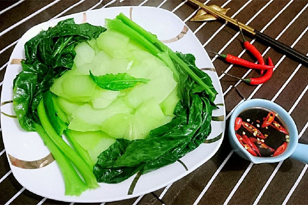高?；貞?yīng)老人82元只買倆素菜 素菜吃多了會不會胖