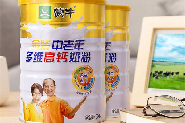 老年奶粉和純牛奶哪個(gè)營(yíng)養(yǎng)好 老年奶粉和蛋白粉可以一起沖嗎