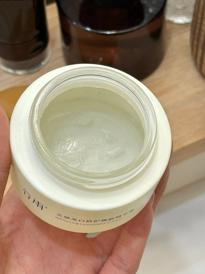 美白淡斑效果好的護(hù)膚品！解鎖肌膚煥白的護(hù)膚好物